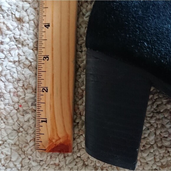 Toms black suede booties size 7 - Picture 12 of 12